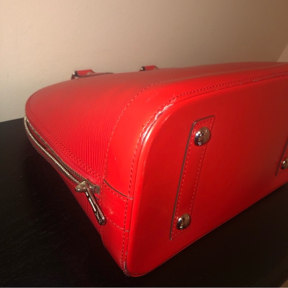 Louis Vuitton Red Epi Alma PM,C0A,Dust Bag,SilverLock/Keys/Strap;DateCode:SN1174 - Picture 11 of 17